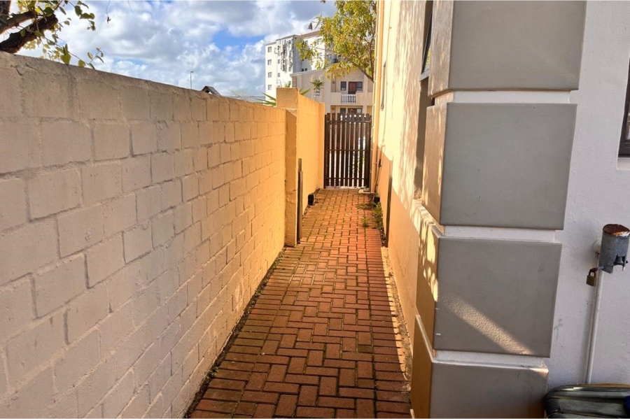 1 Bedroom Property for Sale in Parklands Western Cape